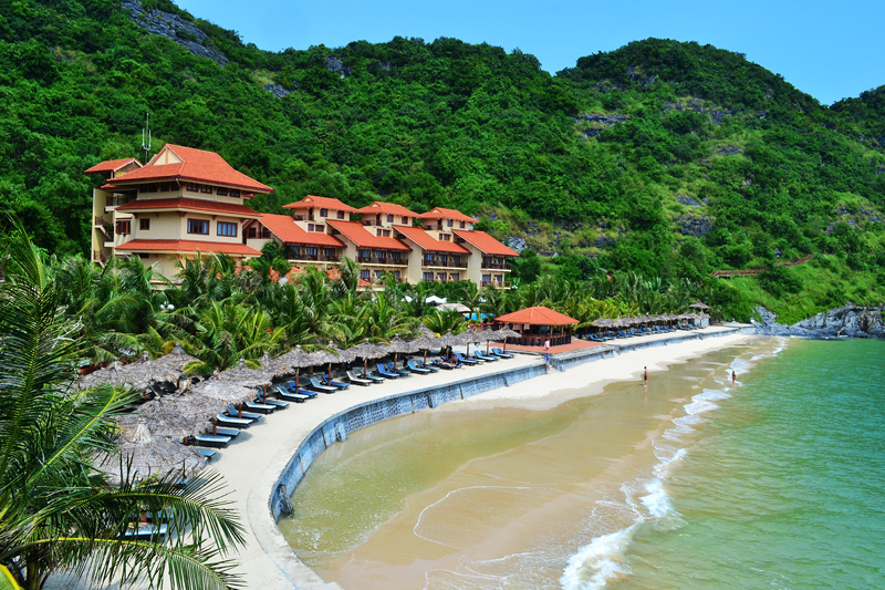 Bãi biển Cát Bà