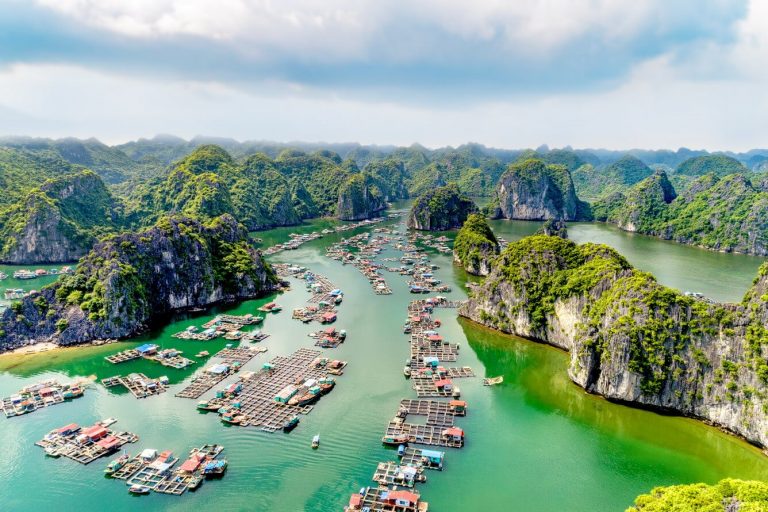 Vịnh Lan Hạ - Cát Bà